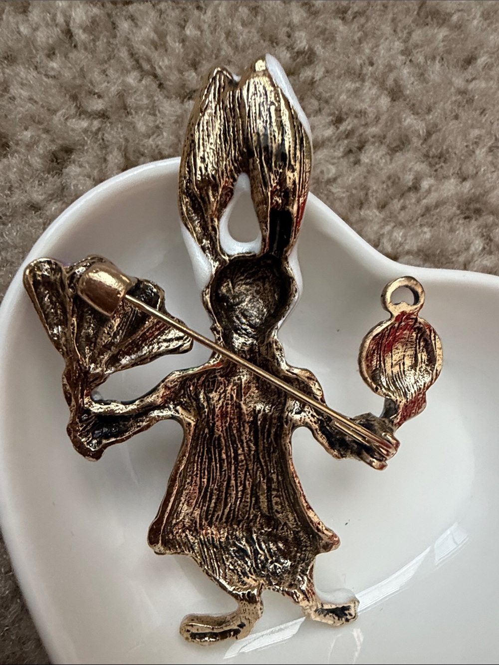 Decorative White Rabbit Brooch - Picture 3 of 3